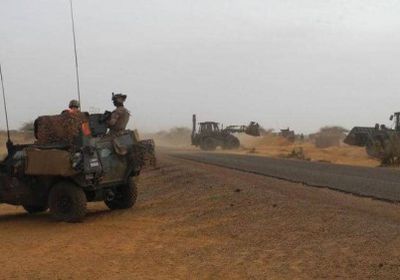 مقتل 12 جنديًا في هجوم مسلح على معسكر وسط مالي