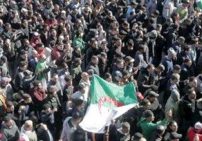 الاحزاب السياسية بالجزائر تقاطع جلسة مشاورات الرئيس الانتقالي