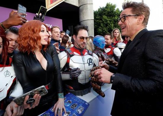 بالصور.. نجوم Avengers: Endgame يتألقوا بالعرض الخاص للفيلم
