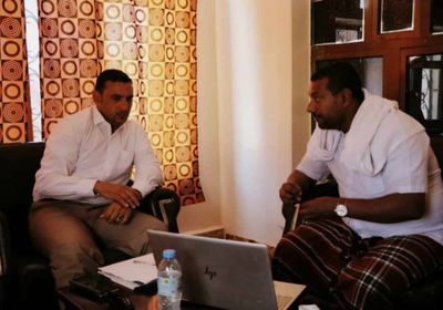 لقاء بين محافظ سقطرى ورئيس لجنة الطوارئ لمواجهة الكوارث الطبيعية