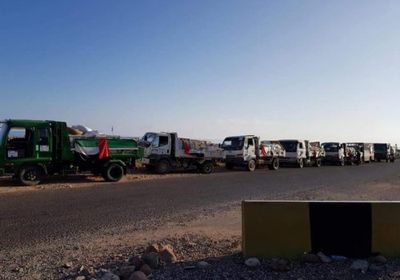 قوافل مساعدات "خليفة الإنسانية" بسقطرى تصل لمنطقة ديكسم (صور)