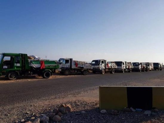 قوافل مساعدات "خليفة الإنسانية" بسقطرى تصل لمنطقة ديكسم (صور)