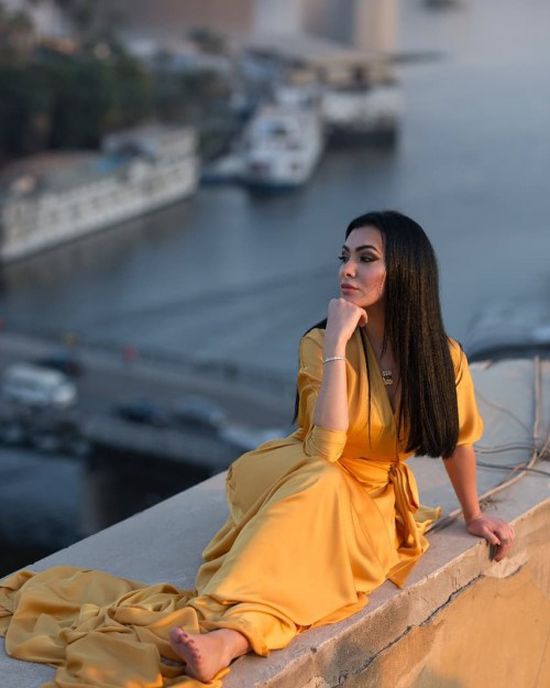 " على النيل ".. شاهد ميريهان حسين في جلسة تصوير جديدة بفستان أصفر