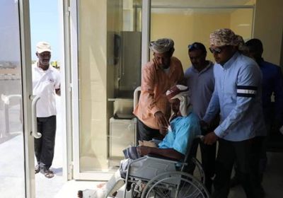 نقل حالات جديدة من سقطرى للعلاج في الإمارات على نفقة "خليفة الإنسانية" (صور)