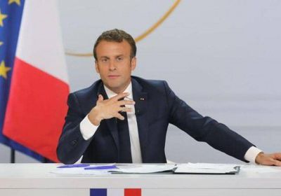 ماكرون يتعهد بخفض الضرائب ويطالب شعبه بالعمل أكثر