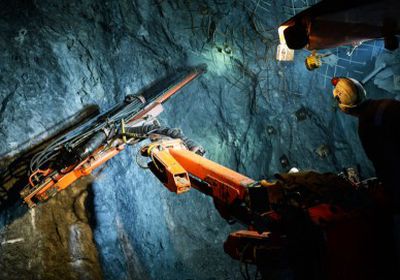 مقتل عاملين وفقدان 15 آخرون في حادث منجم للفحم بجمهورية لوهاتسك