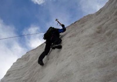 إنقاذ متسلق ماليزي من عاشر أعلى جبل فى العالم