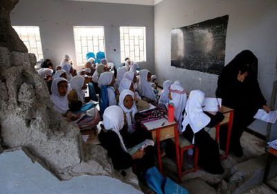 صحيفة: جهود سعودية لإعادة التعليم في اليمن لمساره الطبيعي