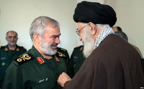 سياسي: قادة إيران مصابون بداء العظمة وقصر النظر