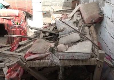 دمار وخراب في حي منظر بالحديدة نتيجة القصف الحوثي على منازل المواطنين (فيديو)