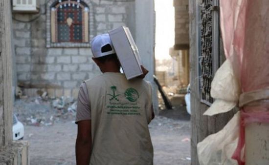 توزيع 900 كرتون تمر على نازحي حجة