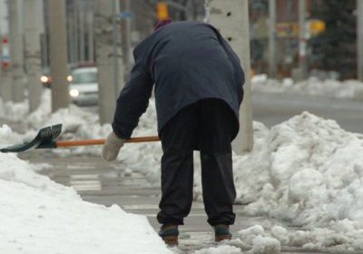 رغم بدء فصل الربيع.. عاصفة ثلجية تجتاح الغرب الأوسط الأمريكي