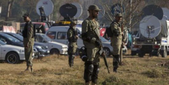 مقتل ثلاثة من قوات الأمن الباكستاني جراء انفجار قنبلة