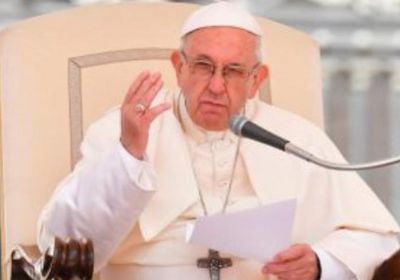 البابا فرنسيس يطالب بإجلاء اللاجئين من مراكز احتجاز فى ليبيا