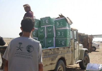 توزيع أكثر من 1500 سلة غذائية على أهالي حجة (صور)