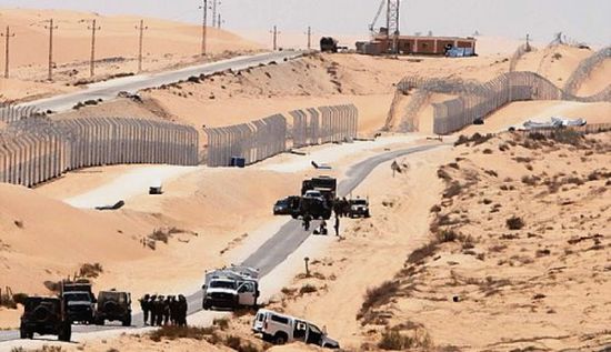 بعد ساعات من إغلاقها.. مصر تعيد فتح حدودها البرية مع ليبيا 