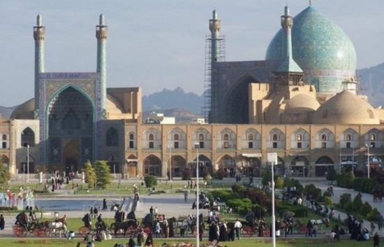 إيران تصادر أكبر مسجد لأهل السنة وتحوله إلى مركزًا تجاريًا