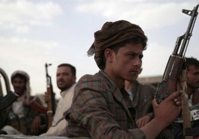 مليشيات الحوثي تدفع بتعزيزات عسكرية جديدة نحو مديرية حيس