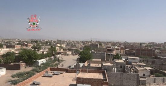مليشيات الحوثي تستهدف مواقع العمالقة في حيس بالحديدة