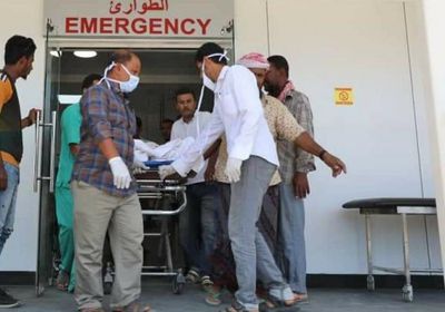 فريق طبي إماراتي يشرف على نقل مصابي فريق المسح التغذوي من سقطرى إلى أبوظبي(صور)