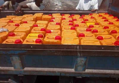 ضبط 684 لترآ من زيوت الطبخ الغير صالحة في الشحر بحضرموت (صور)