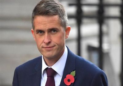 إقالة وزير الدفاع البريطاني بسبب "هواوي"