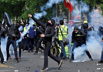 فرنسا تعتقل 330 شخصًا في يوم العمال العالمي