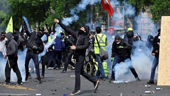 فرنسا تعتقل 330 شخصًا في يوم العمال العالمي