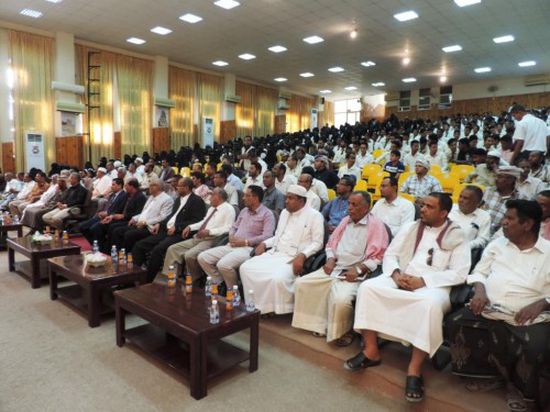 تعليم الوادي والصحراء يكرم طلاب سيئون المشاركين في الأنشطة المدرسية