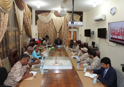 للتخفيف من الزحام.. البحسني يناقش خطة تأمين حضرموت في رمضان (صور)