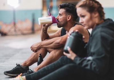دراسة أسترالية حديثة: مشروب البروتين يؤدي للسمنة ويقصّر العمر