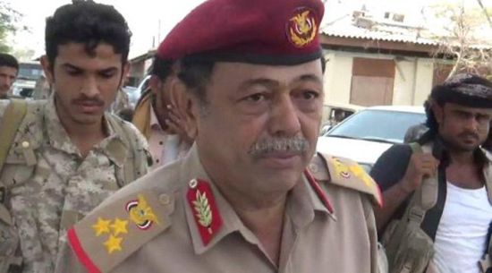 بعد أزمة نقل الدائرة لمأرب.. مدير الدائرة المالية بالجيش يغادر إلى الرياض