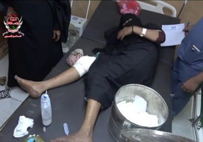 قناصة مليشيات الحوثي تصيب امرأة في الجبلية بالحديدة