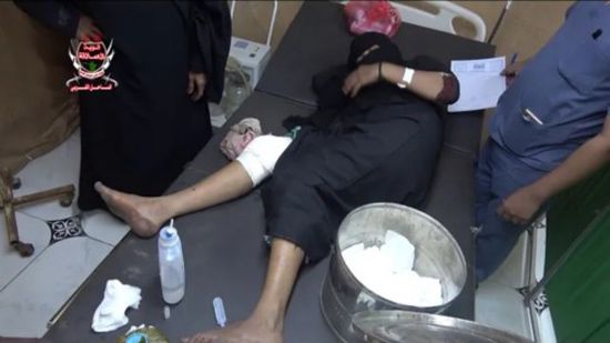 قناصة مليشيات الحوثي تصيب امرأة في الجبلية بالحديدة