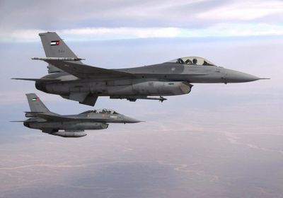 العراق يتسلم 5 طائرات إف 16 من أمريكا