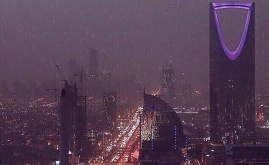 الرياض تشهد أمطارًا غزيرة حتى مطلع الفجر