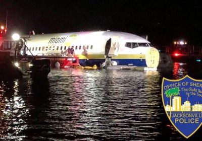 بدون خسائر بشرية.. بوينغ 737 تهبط اضطراريًا فوق نهر سانت جونز بولاية فلوريدا