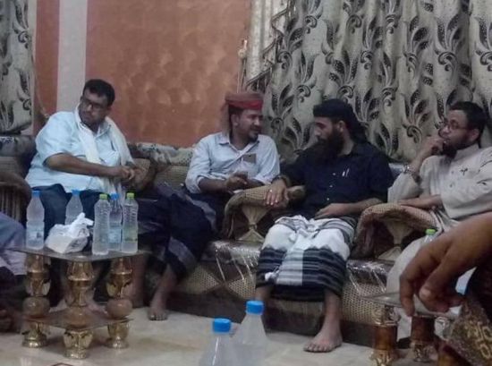 إطلاق سراح قائد عسكري بارز احتجزته إحدى القبائل بمديرية أحور