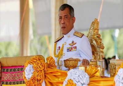 ملك تايلاند يؤدي مراسم تتويجه (صور)