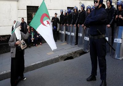 قرار جزائري بسحب الحراسة الشخصية من قادة المعارضة