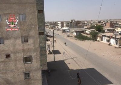 قصف حوثي عنيف على مواقع العمالقة ومنازل المواطنين في حيس بالحديدة&nbsp;