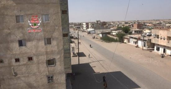 قصف حوثي عنيف على مواقع العمالقة ومنازل المواطنين في حيس بالحديدة 