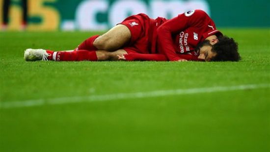 إصابة خطيرة لمحمد صلاح في مباراة نيوكاسل قبل مواجهة برشلونة بدوري الأبطال