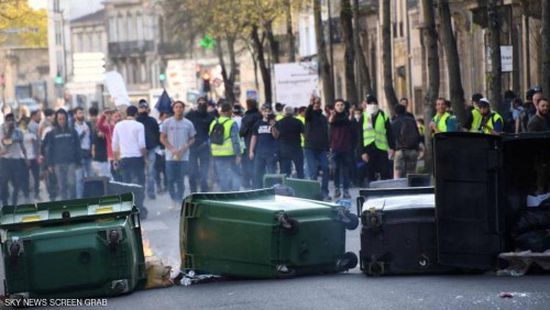 فرنسا.. تراجع عدد المشاركين في احتجاجات السترات الصفراء 