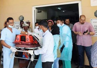 تفاصيل نقل 8 من أبناء سقطرى على متن طائرة خاصة للعلاج بالإمارات (صور)