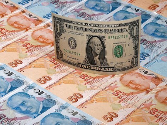 الليرة التركية تهبط لأدنى مستوياتها أمام الدولار