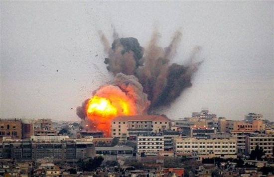 استشهاد 27 فلسطينيًا بالغارات الإسرائيلية على غزة