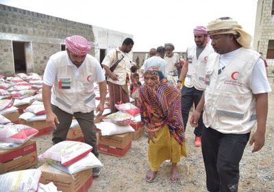 "أخبار الساعة": أيادي العطاء الإماراتية تمتد إلى اليمن في شهر رمضان