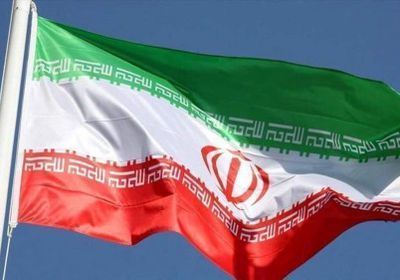 صحفي يُطالب شعب إيران بمواجهة إرهاب الملالي