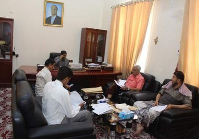 إقرار عدة مشروعات خدمية بمديريات المكلا والشحر وغيل بن يمين